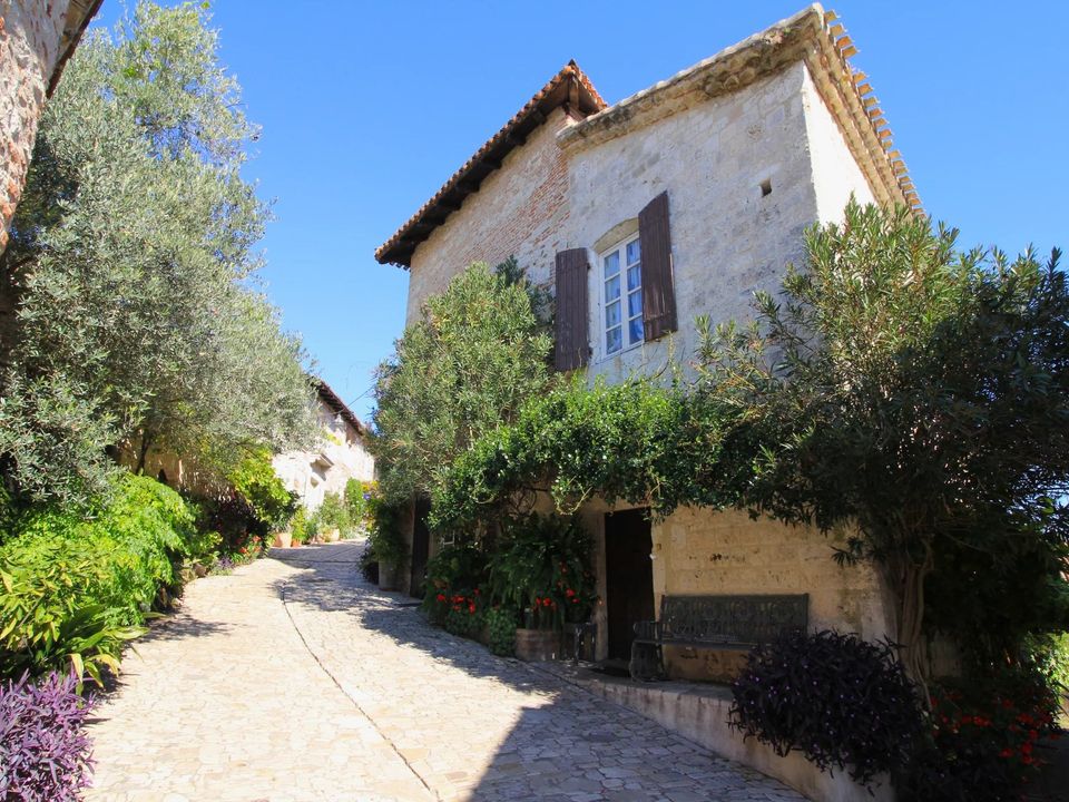 Landsbyhus i Penne-d'Agenais, Lot-et-Garonne - foto 1