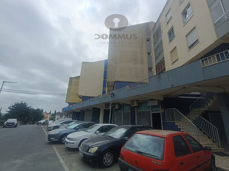 Erhvervsejendom i Loures, Lisbon - foto 1