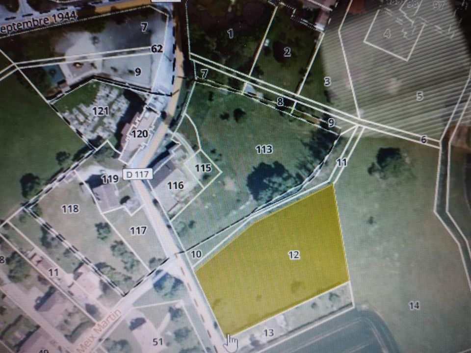 Tomt i La Villeneuve-Bellenoye-et-la-Maize, Haute-Saone - bilde 1