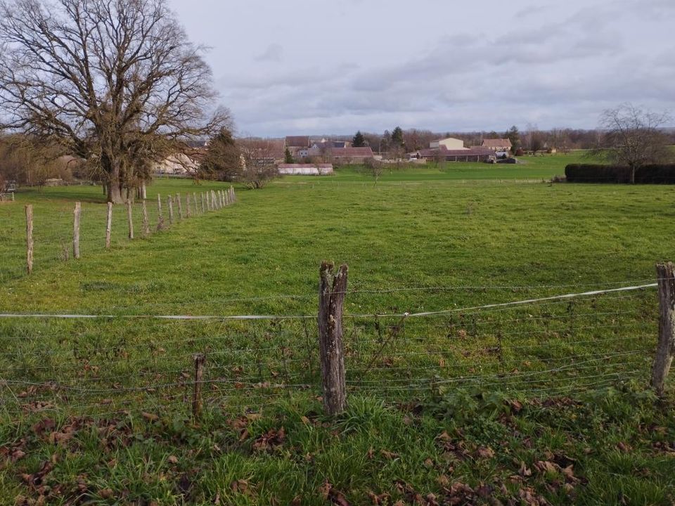 Tomt i La Villeneuve-Bellenoye-et-la-Maize, Haute-Saone - bilde 2