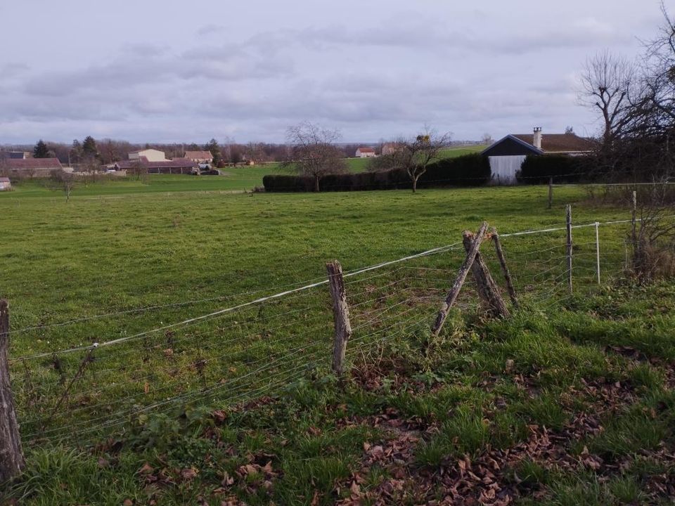 Tomt i La Villeneuve-Bellenoye-et-la-Maize, Haute-Saone - bilde 3