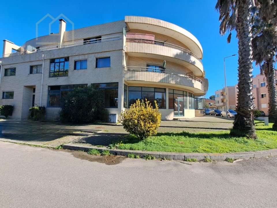 Erhvervsejendom i Madalena, Porto - foto 1