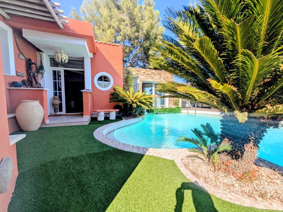 Villa i Villeneuve-Loubet, Alpes-Maritimes - foto 1