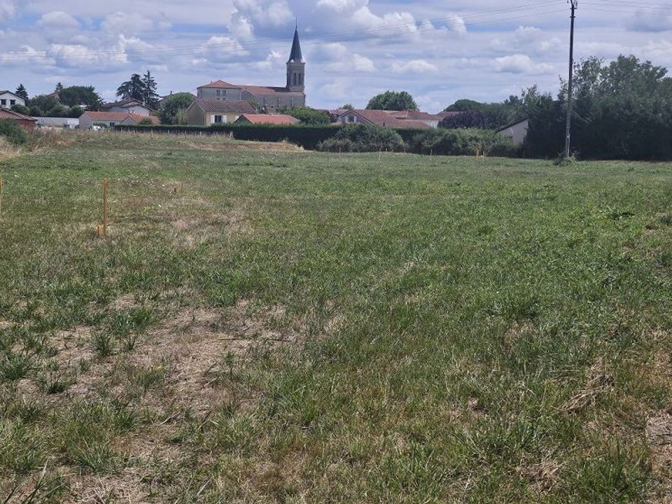 Helårsgrund i Chalain-le-Comtal, Loire - foto 2