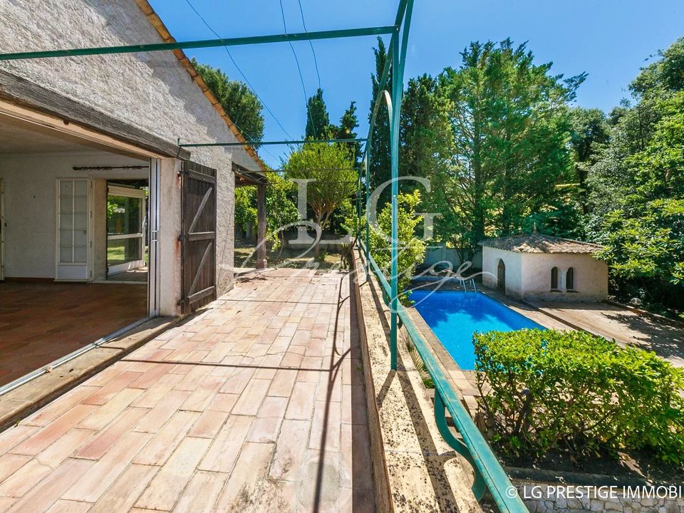 Villa i Mandelieu-la-Napoule, Alpes-Maritimes - foto 1