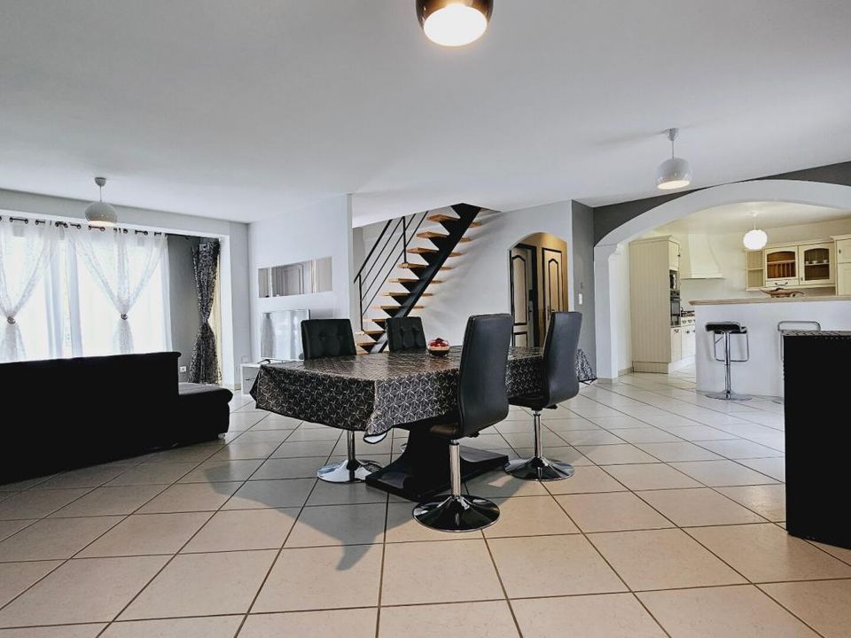 Villa in Mehun-sur-Yevre, Cher - foto 3