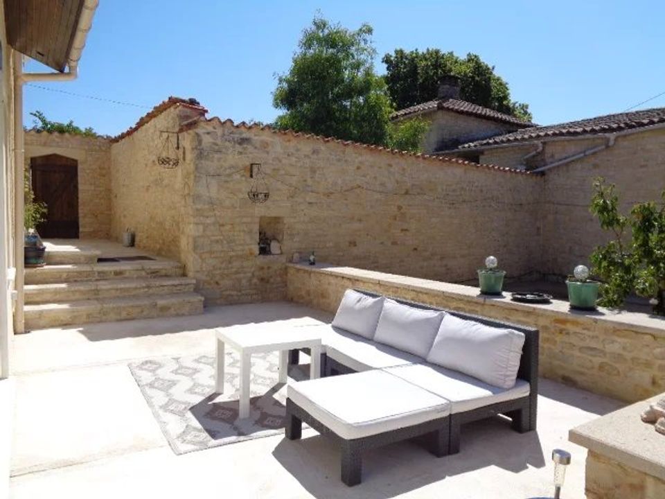 Villa i Saint-Fraigne, Charente - foto 1