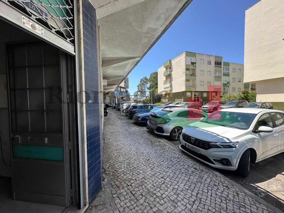 Erhvervsejendom i Loures, Lisbon - foto 1