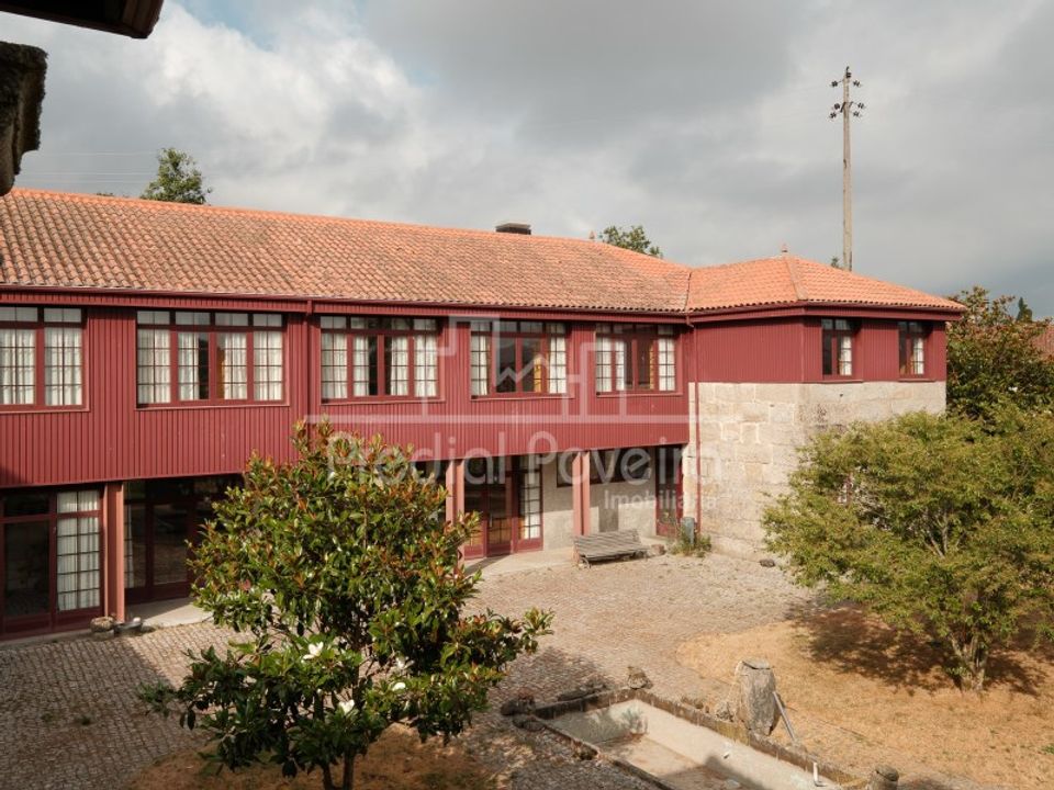 L'establiment comercial a Cambeses do Rio, Vila Real - foto 1