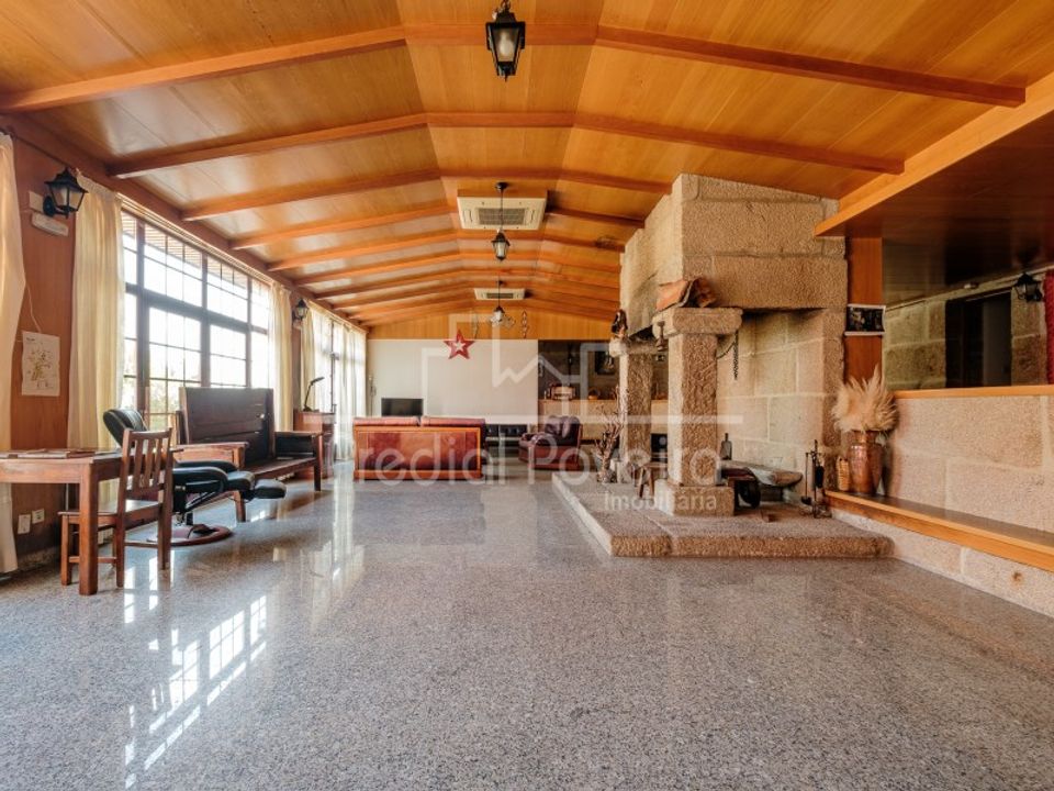 L'establiment comercial a Cambeses do Rio, Vila Real - foto 3