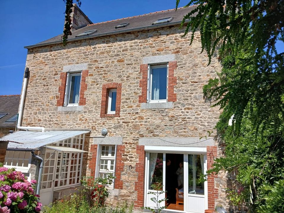 Villa en Guingamp, Cotes-d'Armor - foto 1
