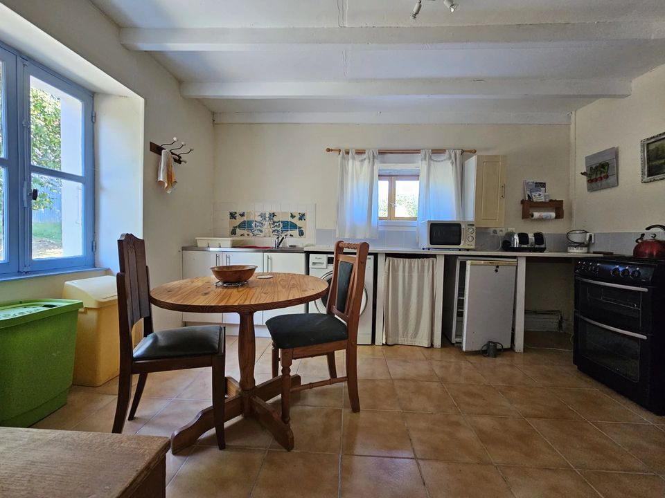 Landsbyhus i Les Salles-Lavauguyon, Haute-Vienne - foto 4