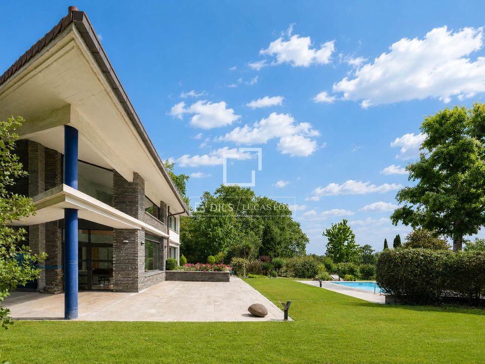 Villa en Irun, Guipuzcoa - foto 1