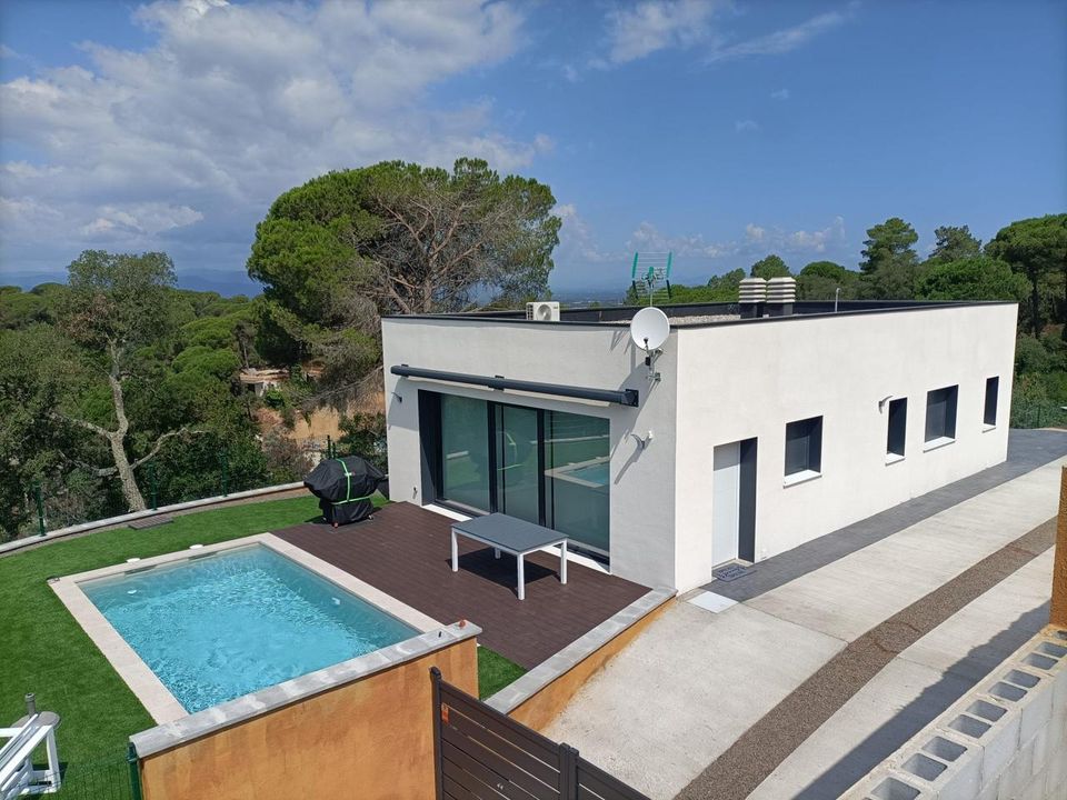 Villa i Vidreres, Gerona - foto 1