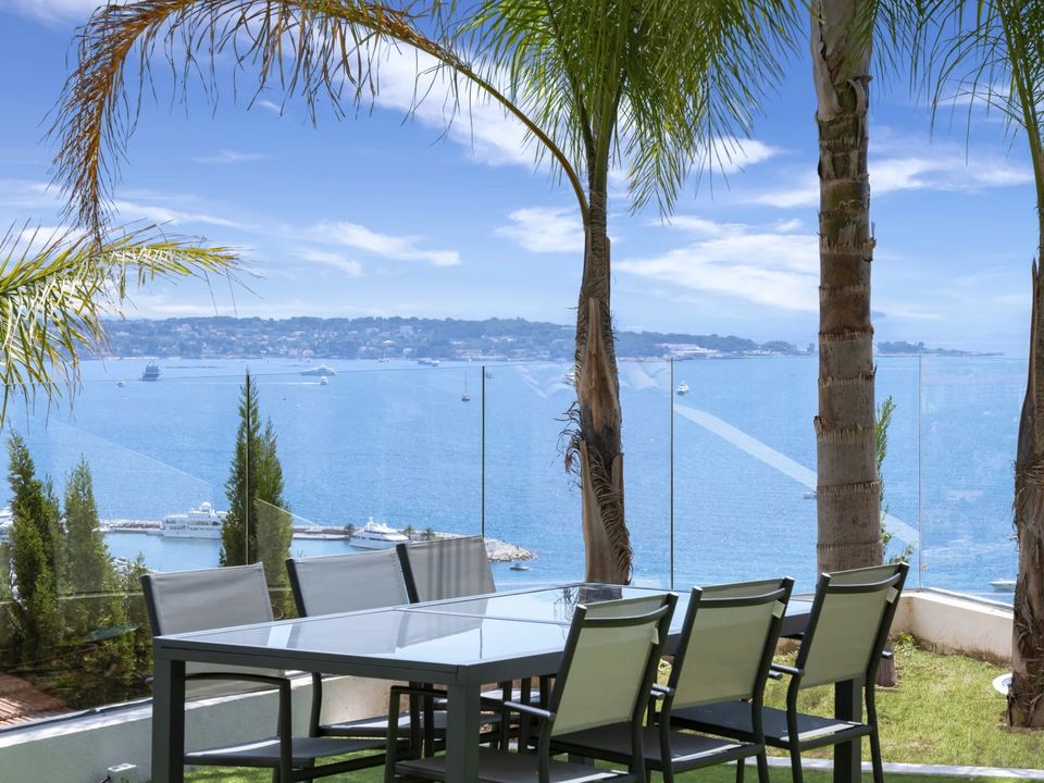 Villa i Vallauris, Alpes-Maritimes - foto 1