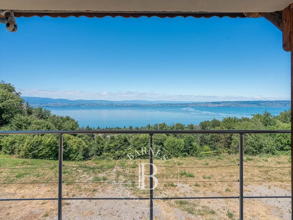 Landejendom i Evian-les-Bains, Haute-Savoie - foto 1