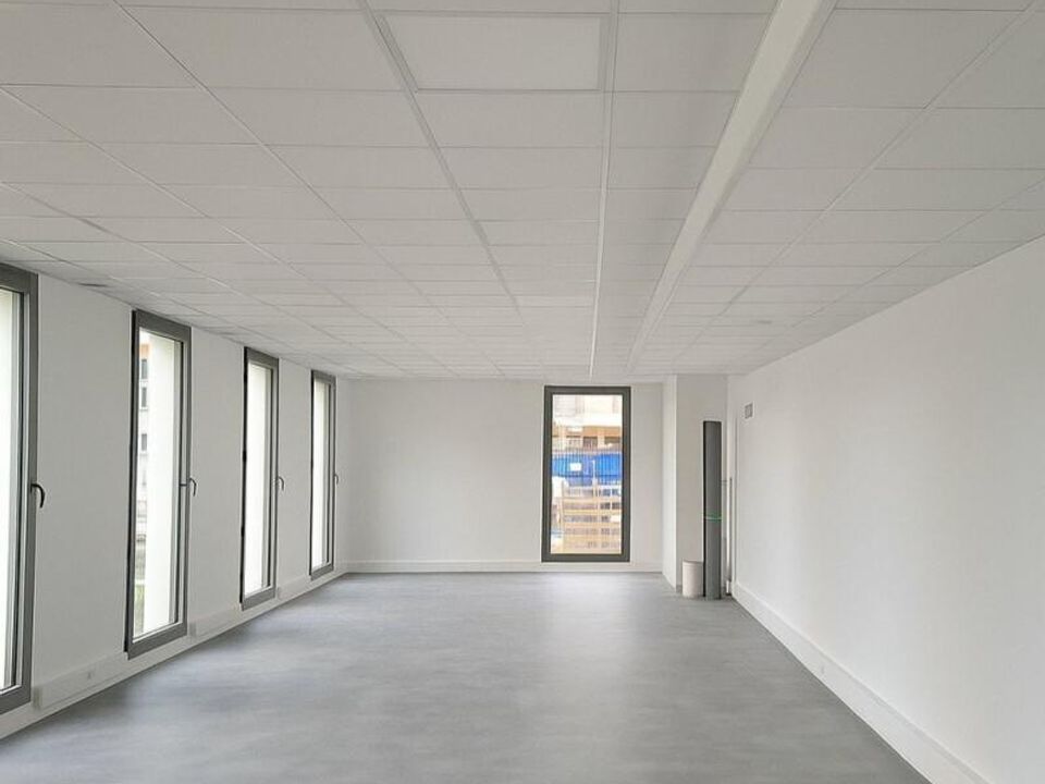 Erhvervsejendom i Cesson-Sévigné, Ille-et-Vilaine - foto 1