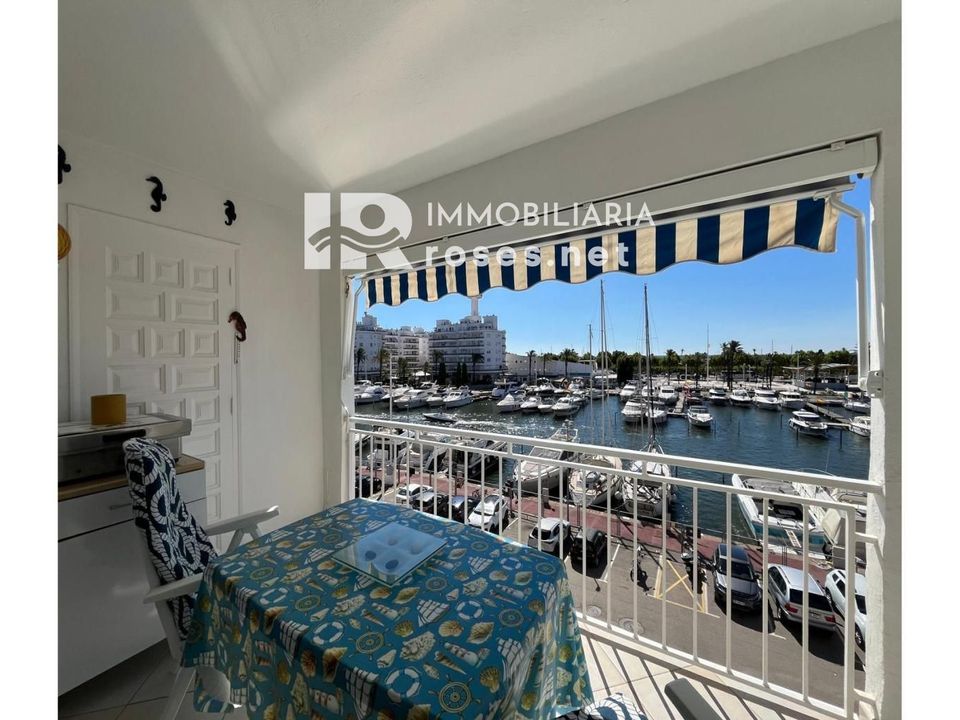 Lejlighed i Empuriabrava, Gerona - foto 1