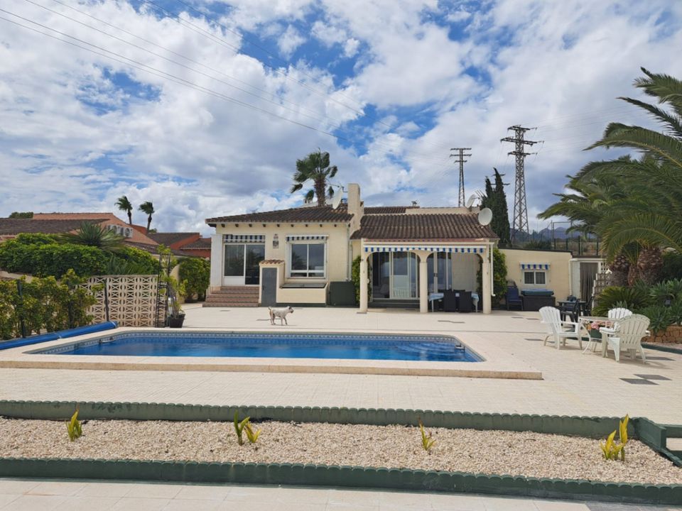 Villa i La Nucia, Alicante - foto 1