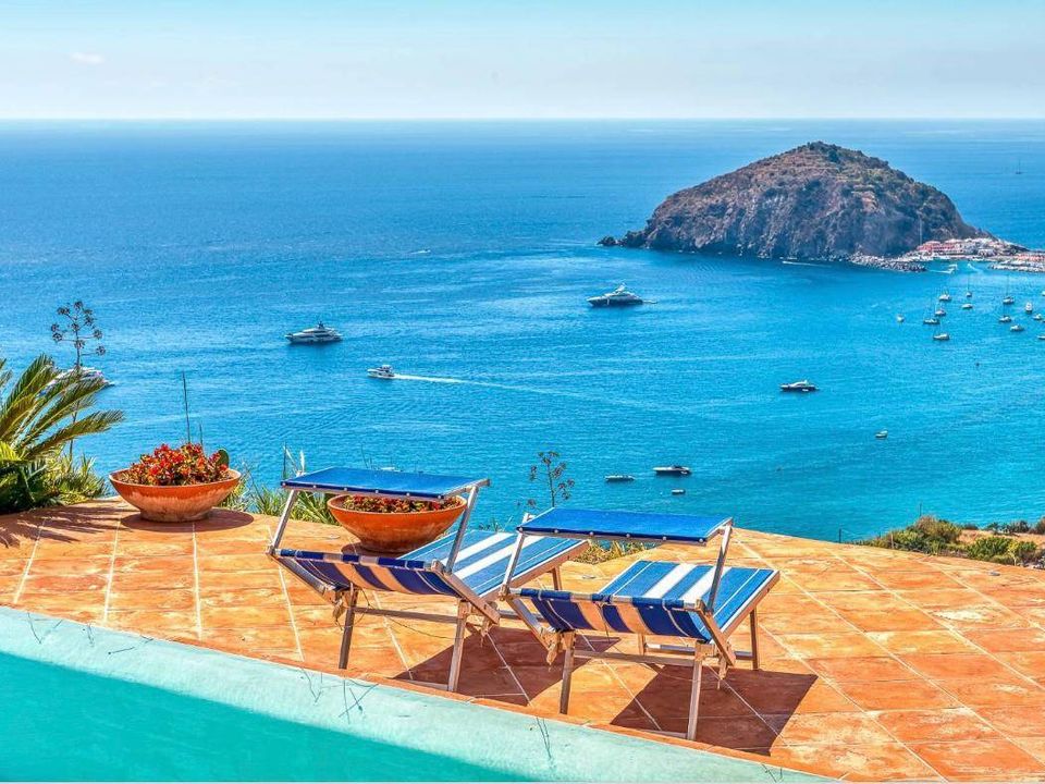 Villa en Ischia, Naples - foto 1