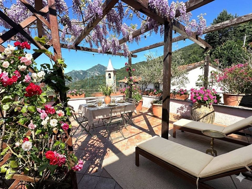 Landejendom i Castelvecchio di Rocca Barbena, Savona - foto 1