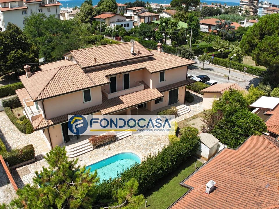 Villa en Camaiore, Lucca - foto 1
