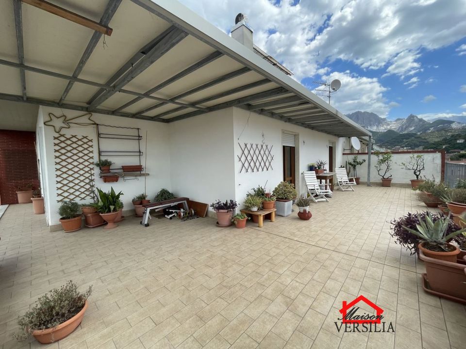 Lejlighed i Carrara, Massa and Carrara - foto 1