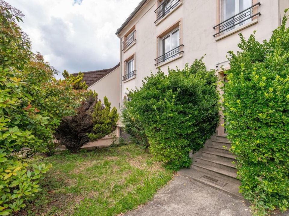 Villa i Noisy-le-Sec, Seine-Saint-Denis - foto 1