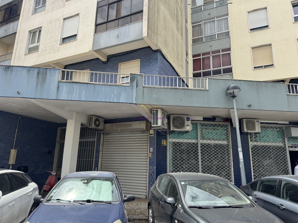 Erhvervsejendom i Loures, Lisbon - foto 1