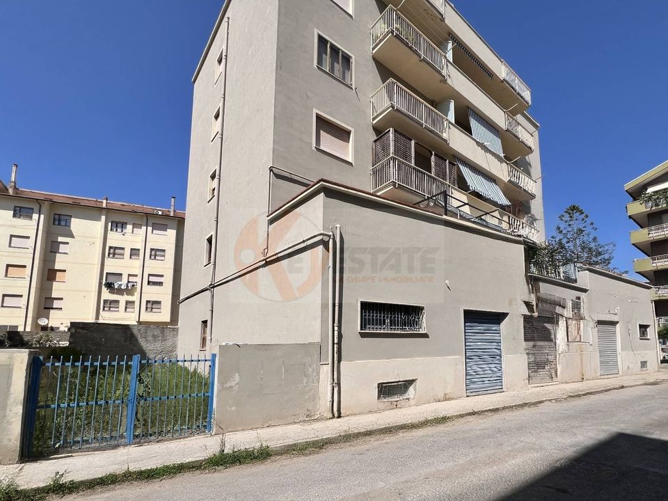 Erhvervsejendom i Sassari, Sassari - foto 1