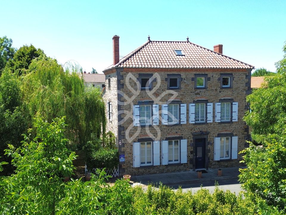 Villa i Saint-Beauzire, Haute-Loire - foto 1