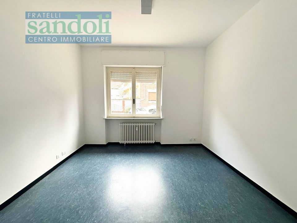 L'establiment comercial a Vercelli, Vercelli - foto 1