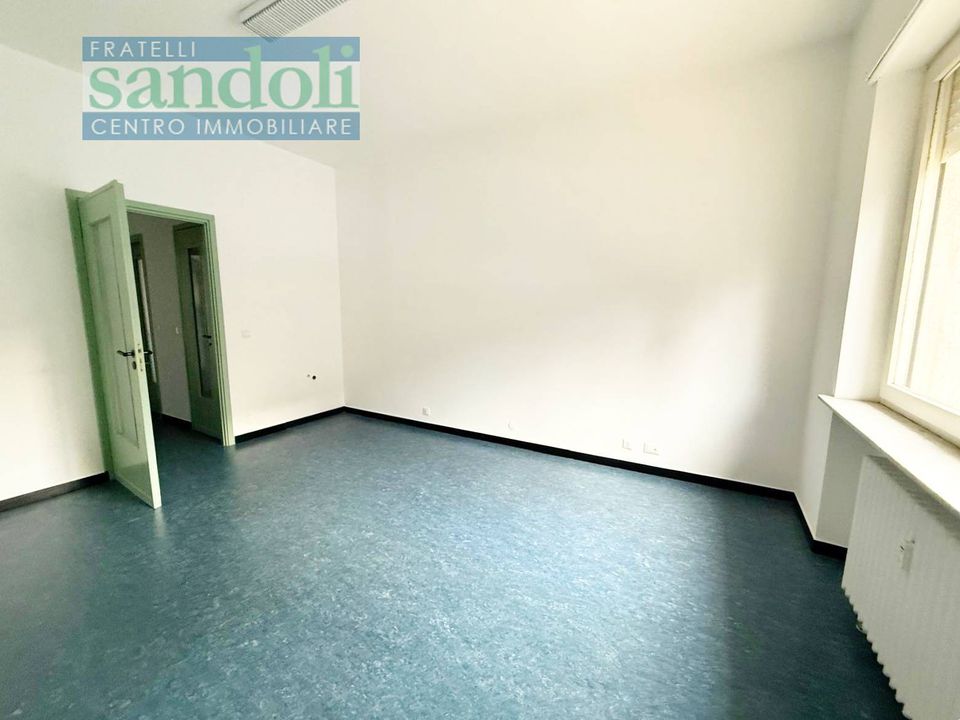 L'establiment comercial a Vercelli, Vercelli - foto 2