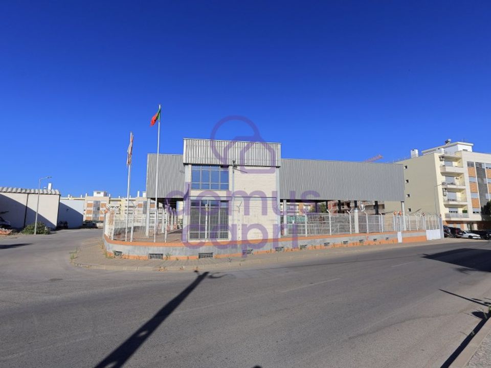 Erhvervsejendom i Quelfes, Faro - foto 1