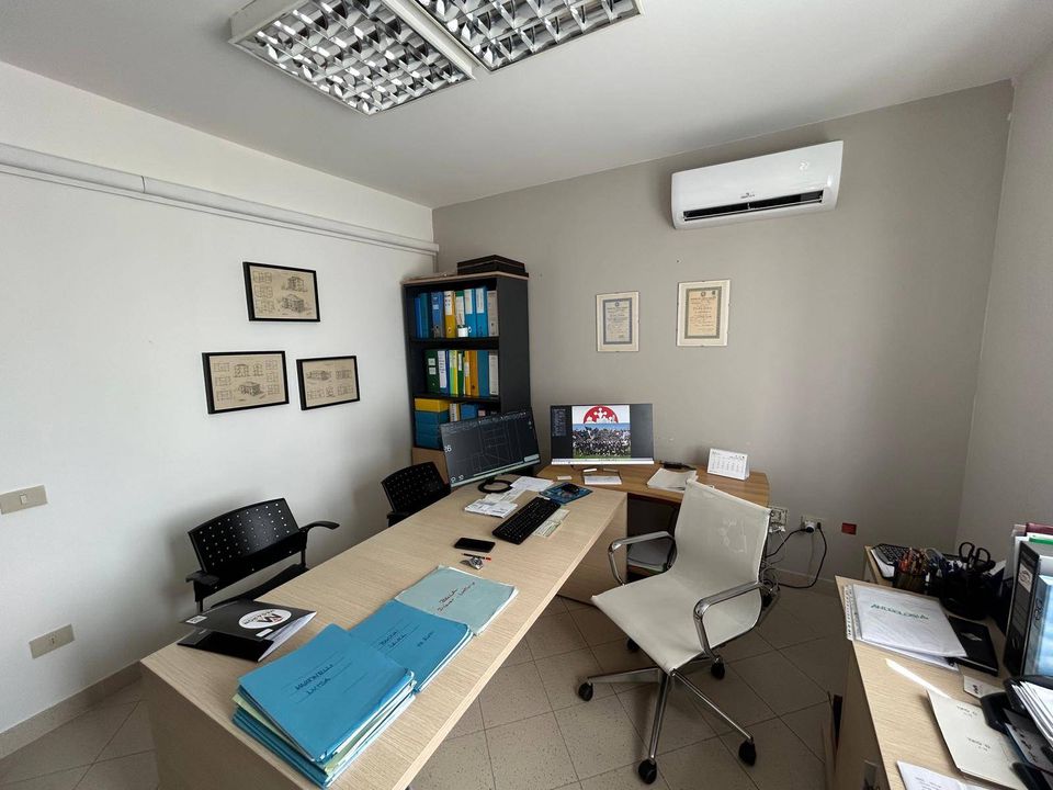 L'establiment comercial a Cascina, Pisa - foto 1
