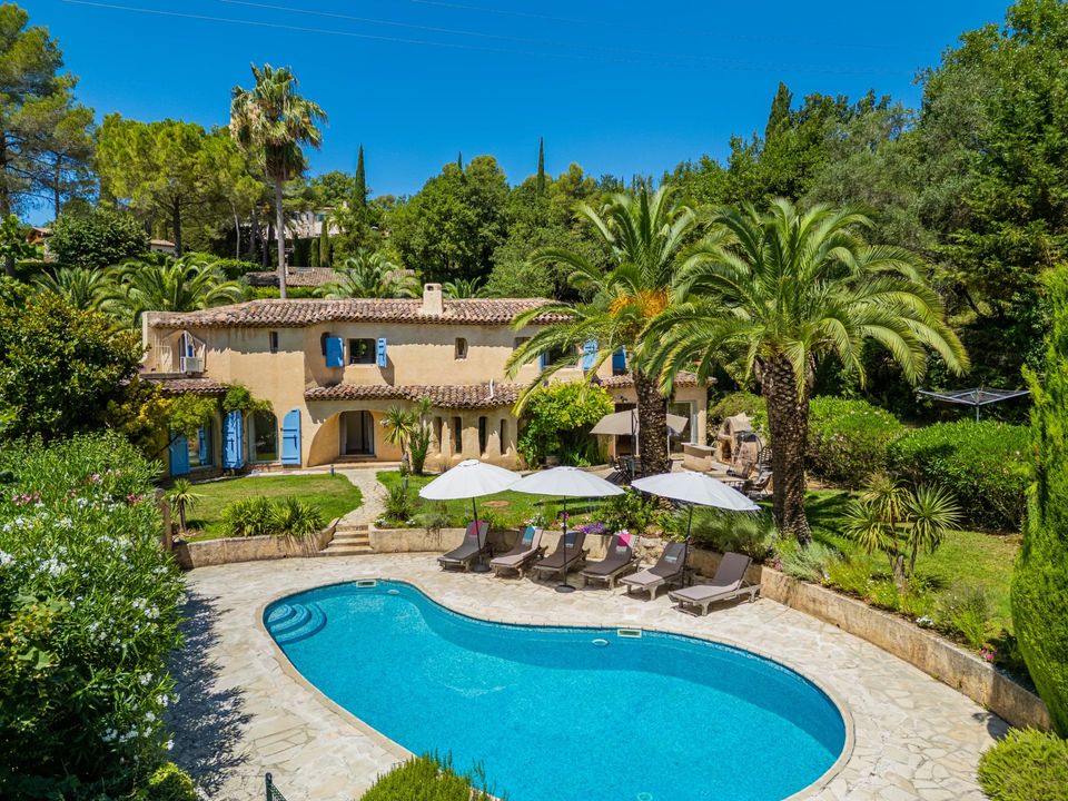 Villa i Chateauneuf-Grasse, Alpes-Maritimes - foto 1