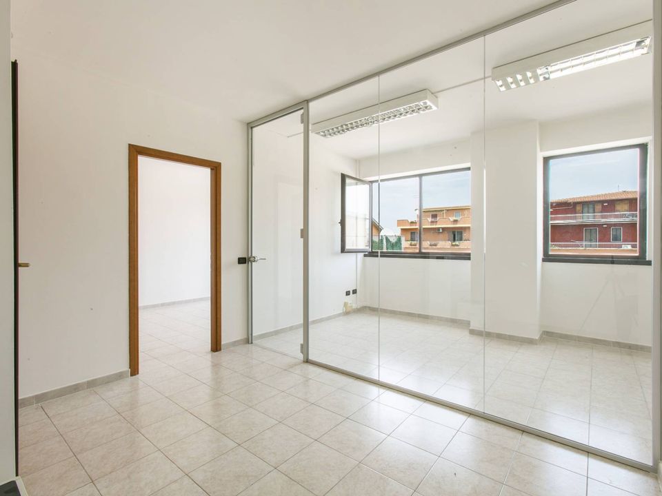 L'establiment comercial a Pomezia, Rome - foto 1