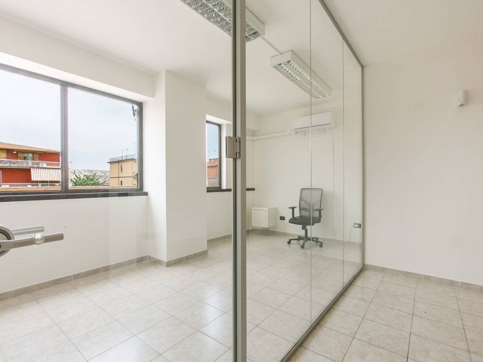 L'establiment comercial a Pomezia, Rome - foto 4