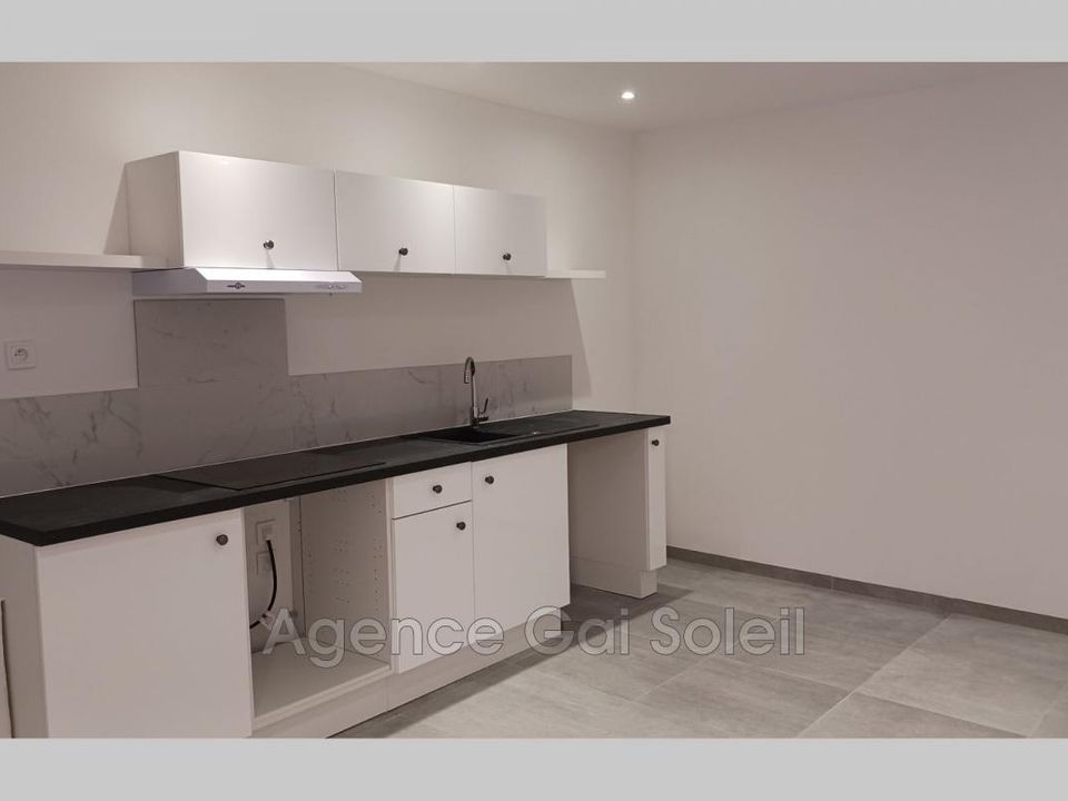 Landsbyhus i Nissan-lez-Enserune, Herault - foto 1