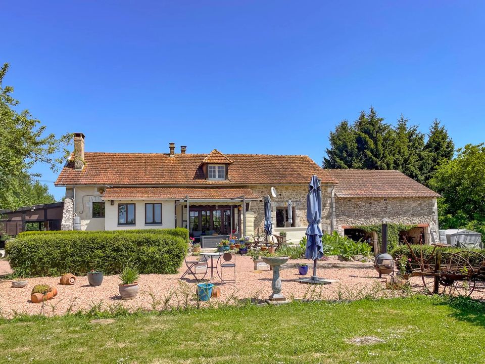 Villa i Saint-Saud-Lacoussiere, Dordogne - foto 1