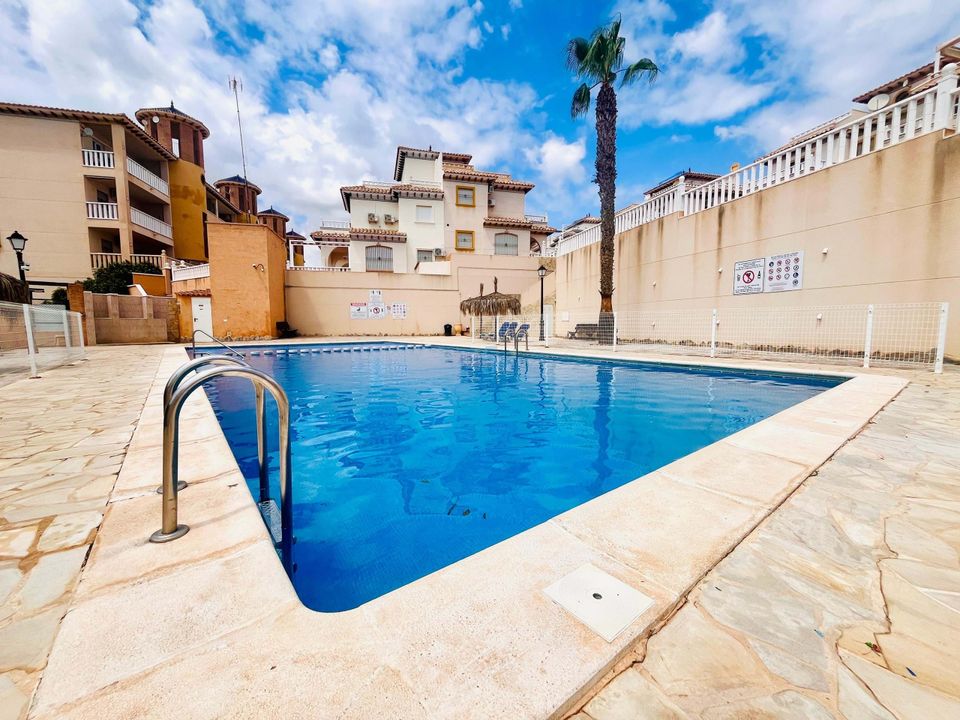 Lejlighed i Cabo Roig, Alicante - foto 1
