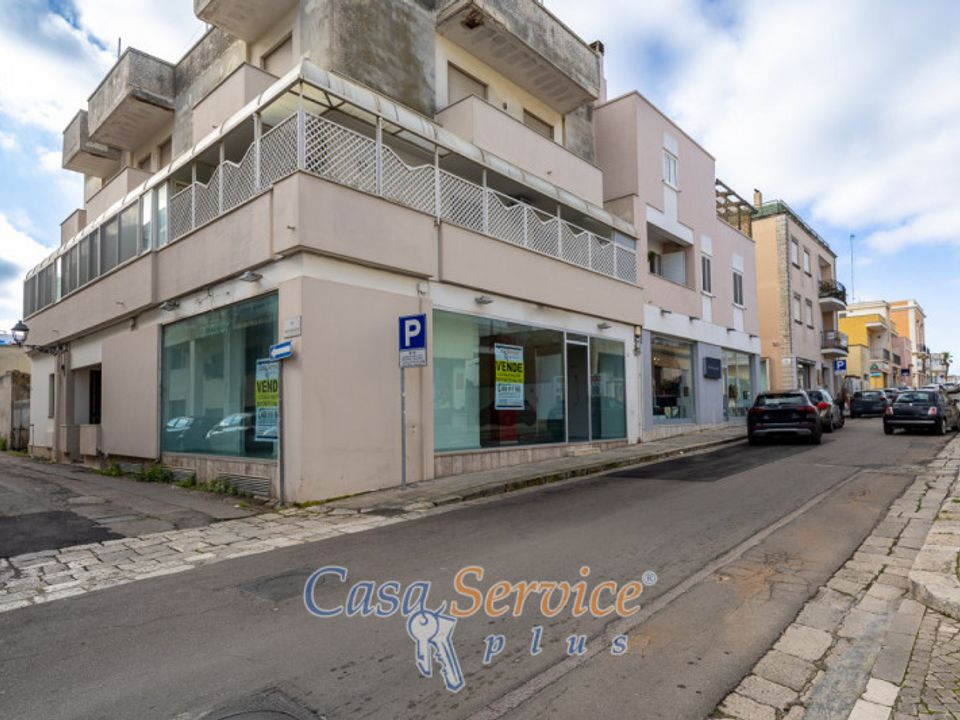 Erhvervsejendom i Casarano, Lecce - foto 1