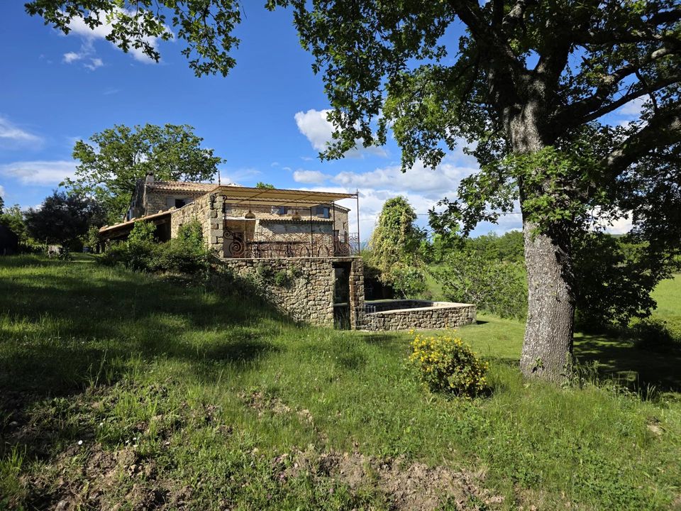 Landejendom i Simiane-la-Rotonde, Alpes-de-Haute-Provence - foto 4