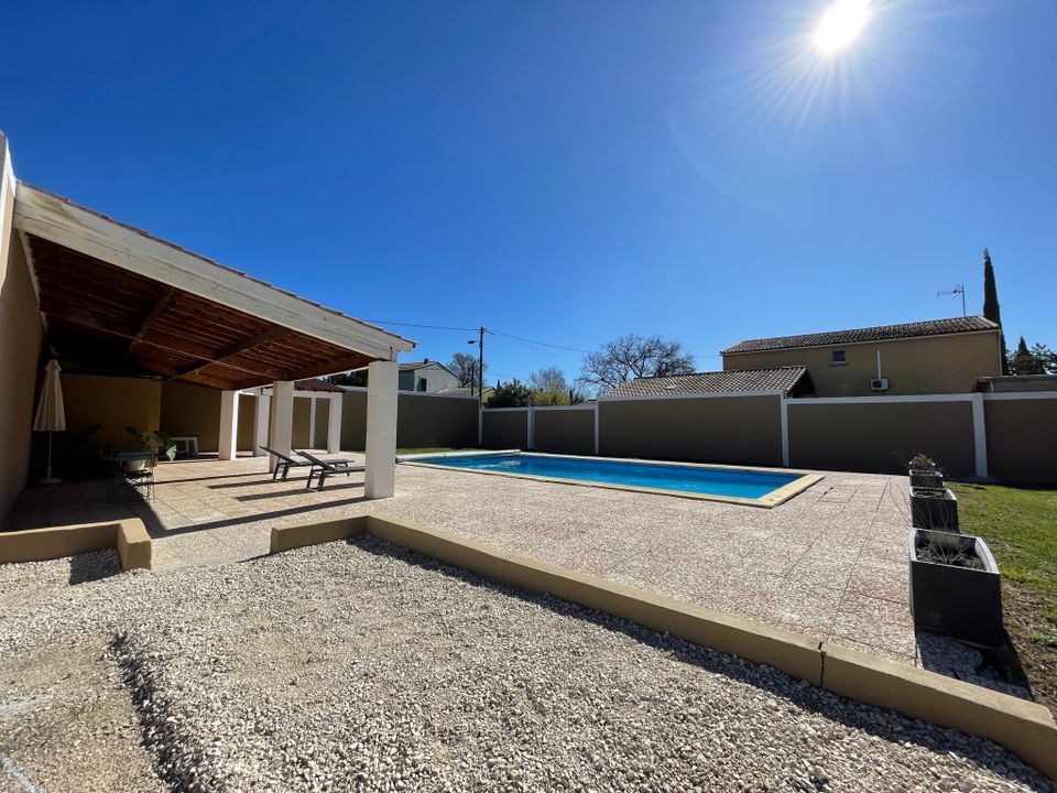 Villa i Entraigues-sur-la-Sorgue, Vaucluse - foto 1