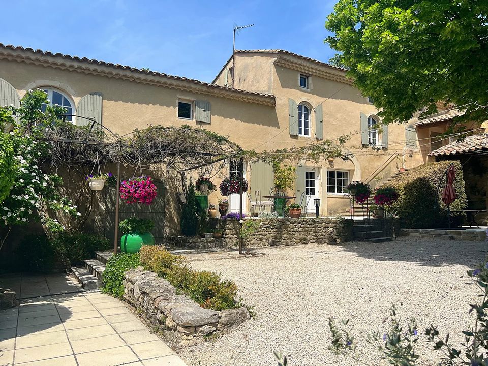 Gårdshus i Grignan, Drome - bilde 2