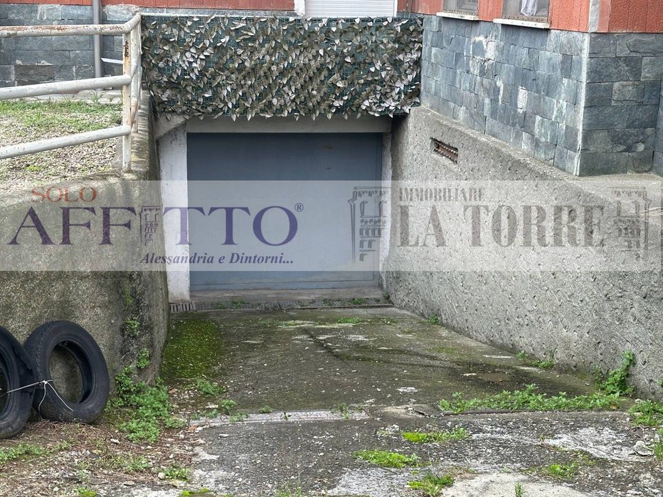 Parkeerruimte in Alessandria, Alessandria - foto 2