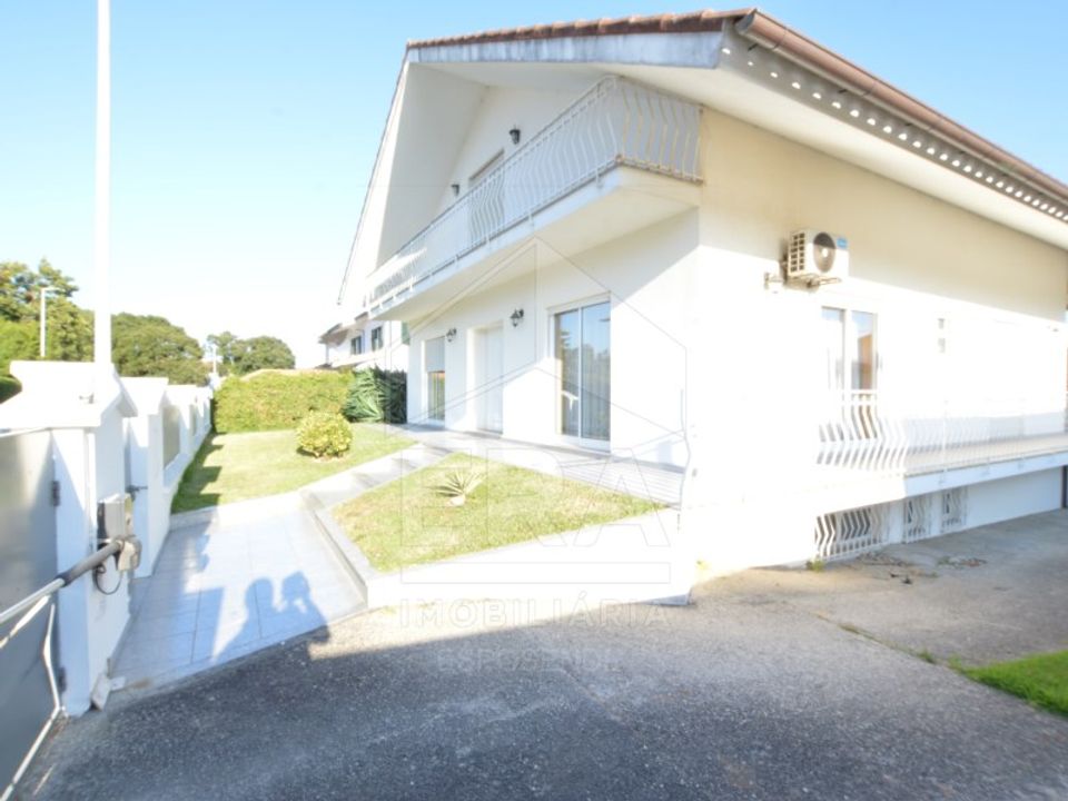 Villa i Palmeira de Faro, Braga - foto 1