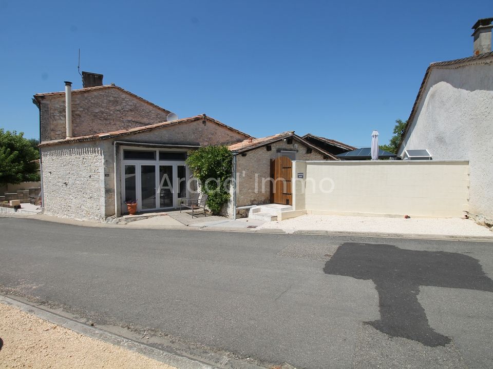 Casa de poble a Loubes-Bernac, Lot-et-Garonne - foto 1