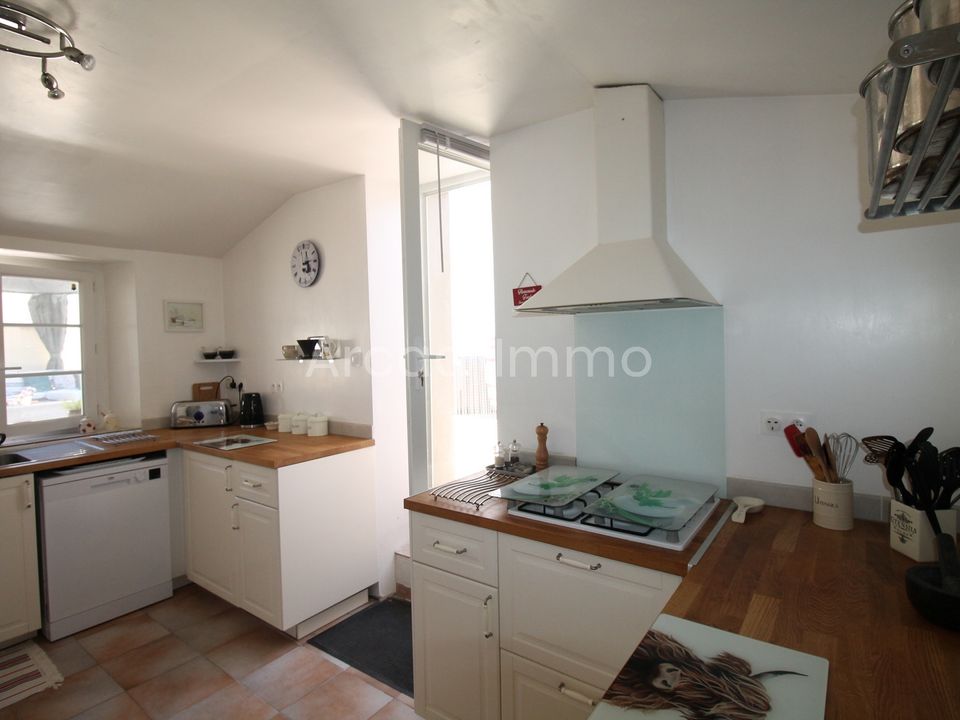 Casa de poble a Loubes-Bernac, Lot-et-Garonne - foto 2