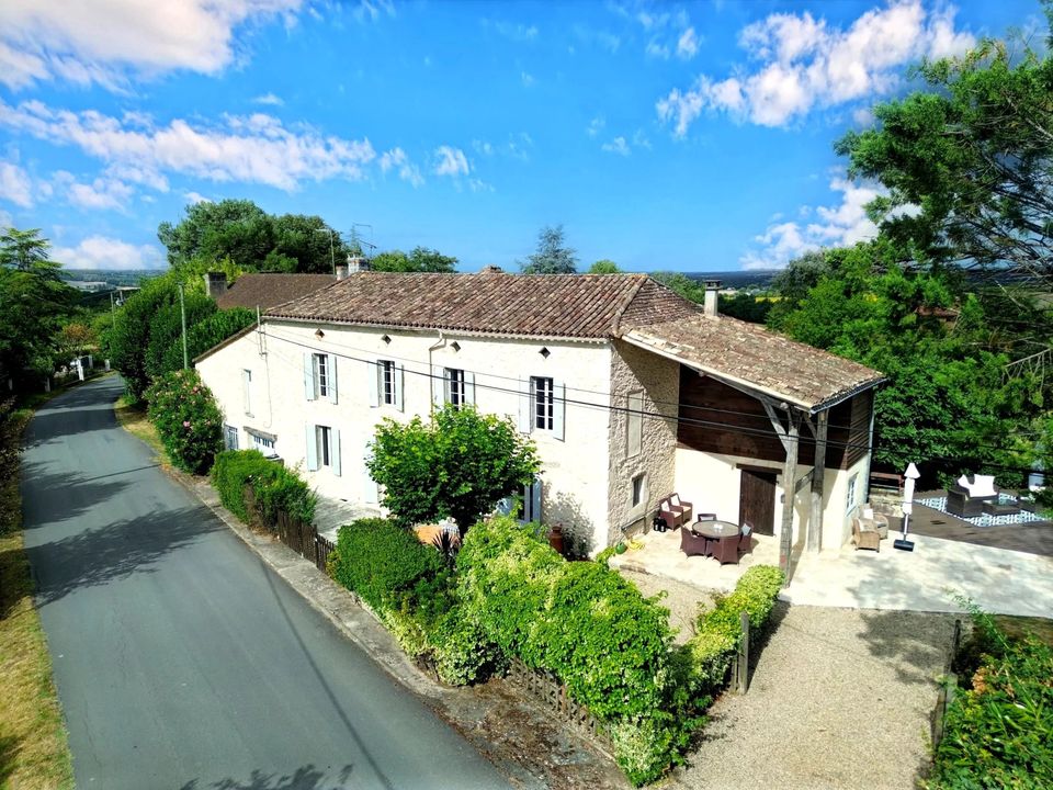 Village house in Eymet, Dordogne - photo 1